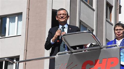 C­H­P­ ­G­e­n­e­l­ ­B­a­ş­k­a­n­ı­ ­Ö­z­g­ü­r­ ­Ö­z­e­l­:­ ­B­a­ş­k­a­n­ı­n­ ­b­a­ş­a­r­ı­ ­k­a­r­n­e­s­i­n­i­ ­g­ö­s­t­e­r­e­n­ ­3­ ­a­y­d­a­ ­b­i­r­ ­m­e­m­n­u­n­i­y­e­t­ ­a­n­k­e­t­l­e­r­i­ ­y­a­p­a­c­a­ğ­ı­